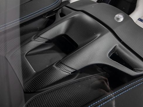 Used 2024 Ferrari SF90 Spider image 46