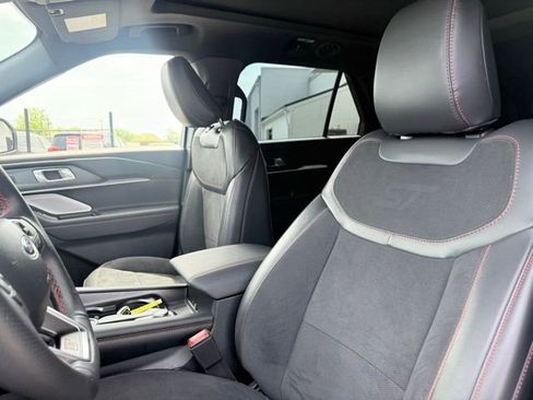 Used 2025 Ford Explorer ST w/ Sun And Sound Package image 8