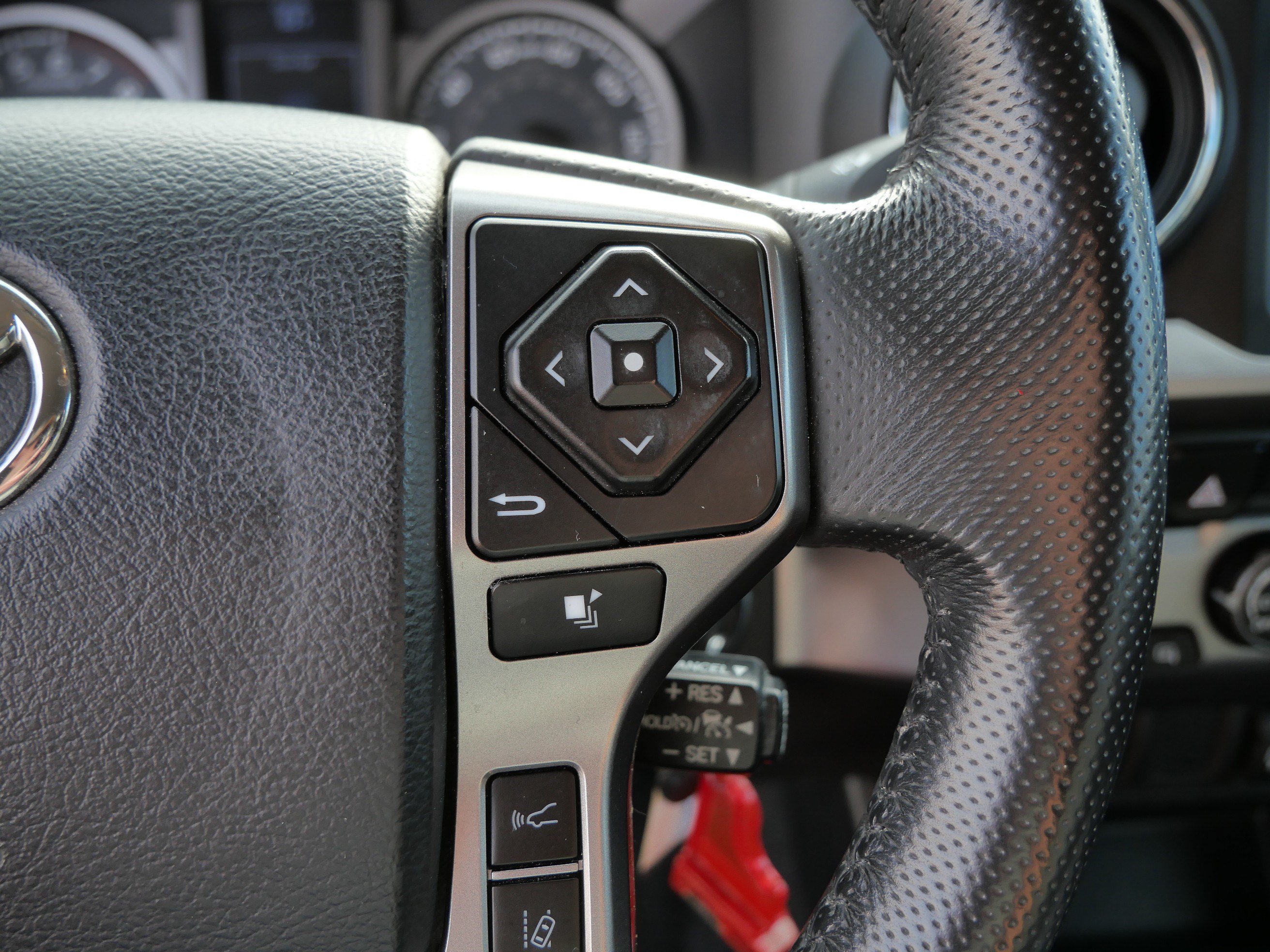 Certified 2019 Toyota Tacoma SR5 AWD/4WD image 28