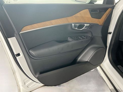Used 2024 Volvo XC90 T8 Plus w/ Protection Package Premier AWD/4WD image 18