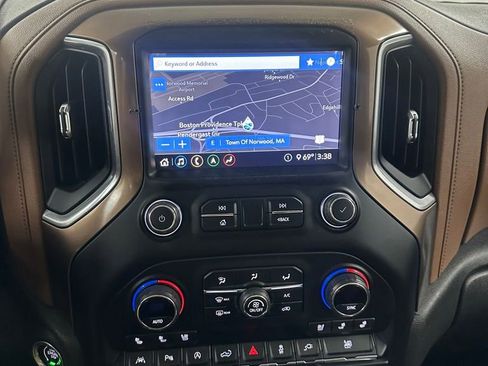 Used 2020 Chevrolet Silverado 1500 High Country w/ Technology Package AWD/4WD image 21