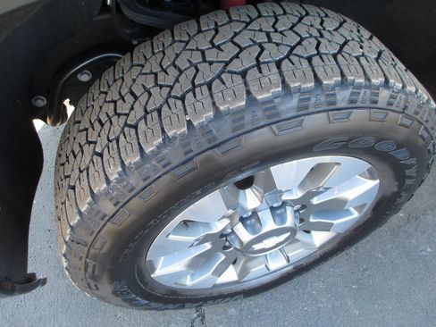 Certified 2025 Chevrolet Silverado 2500 Custom w/ Custom Convenience Package image 11