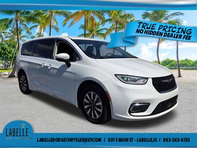 Used 2023 Chrysler Pacifica Touring-L