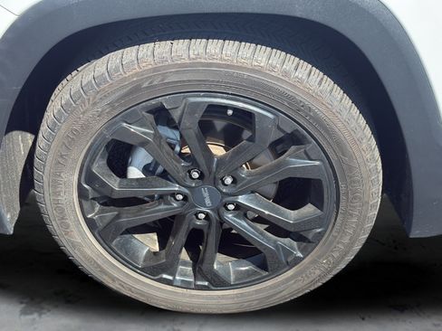 Used 2021 GMC Terrain SLE w/ Driver Convenience Package FWD image 30