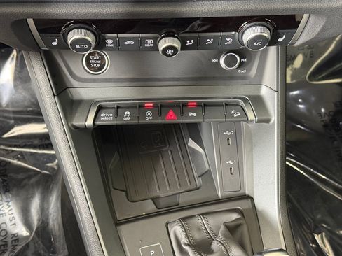 Certified 2025 Audi Q3 2.0T Premium w/ Convenience Package image 17