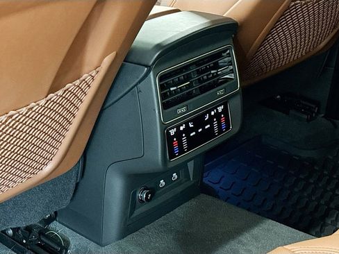 Used 2022 Audi Q8 Premium Plus image 17