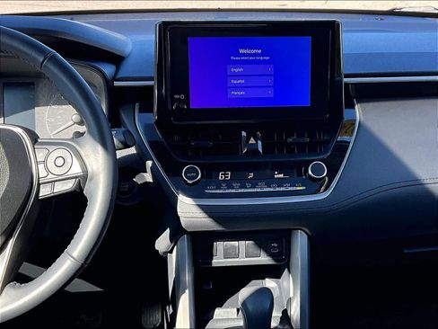 Used 2024 Toyota Corolla Cross LE w/ Moonroof Package image 18