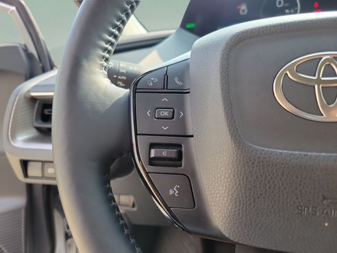 Used 2025 Toyota Prius XLE FWD image 13