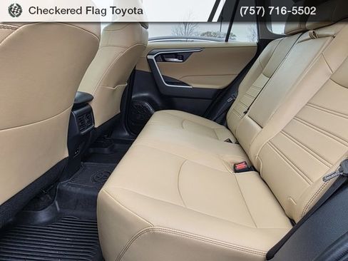 Used 2023 Toyota RAV4 XLE Premium image 21