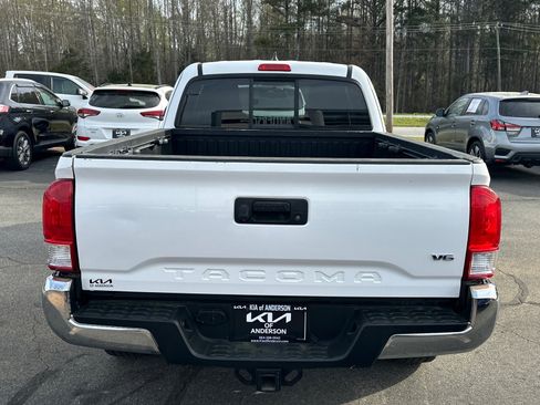 Used 2017 Toyota Tacoma 2WD Access Cab image 4