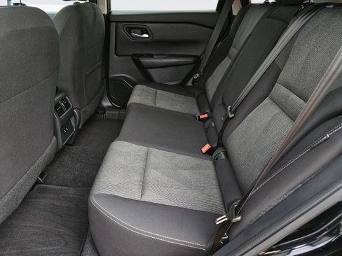 Used 2025 Nissan Rogue SV FWD image 27
