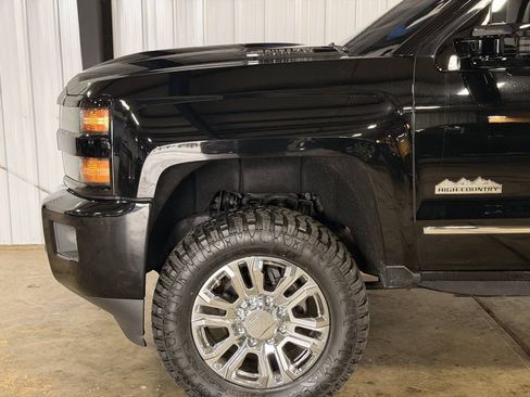 Used 2017 Chevrolet Silverado 2500 High Country w/ Duramax Plus Package AWD/4WD image 28