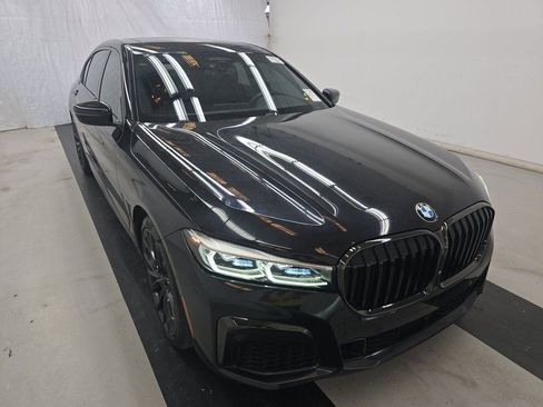 Used 2021 BMW 740i w/ M Sport Package image 3