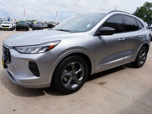 Used 2023 Ford Escape ST-Line w/ Tech Pack #1 FWD image 3