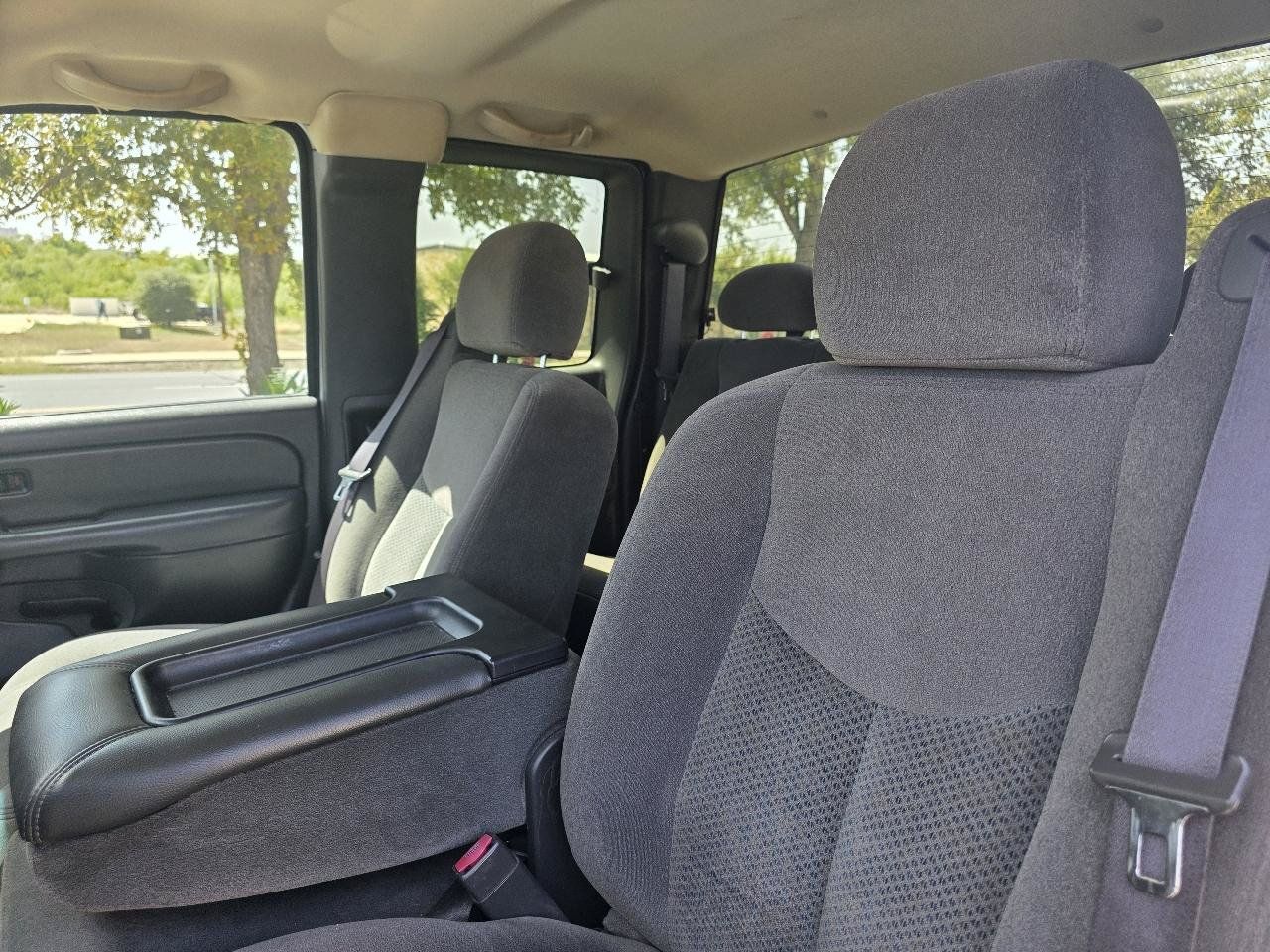 Used 2005 Chevrolet Silverado 1500 LS w/ Light Duty Power Package RWD image 8