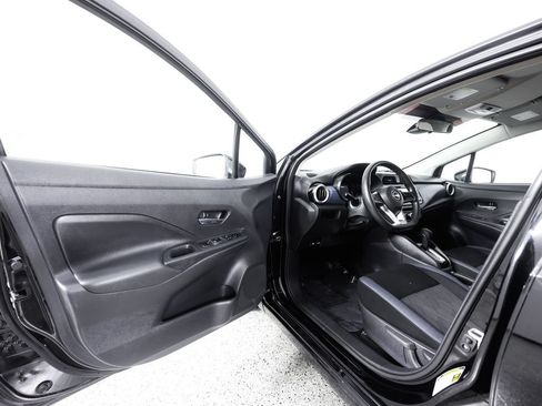 Used 2023 Nissan Versa SV FWD image 20
