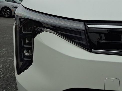 Certified 2025 Kia K4 EX image 9