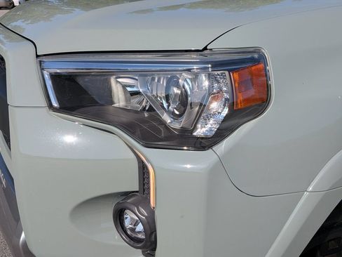 Used 2023 Toyota 4Runner TRD Off-Road Premium w/ Moonroof Package AWD/4WD image 7