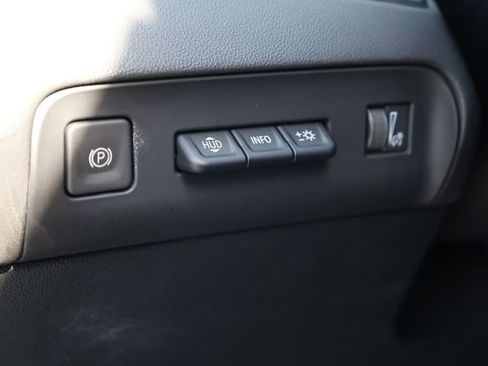 Used 2024 Buick Enclave Premium image 14