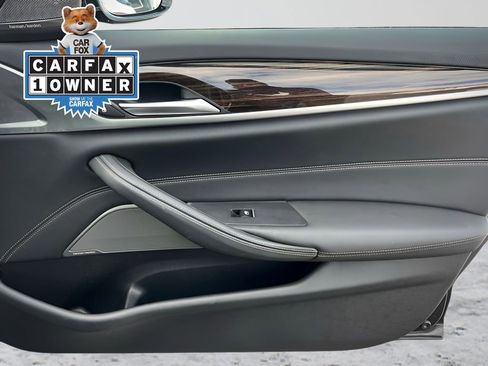 Used 2023 BMW 530e xDrive image 31