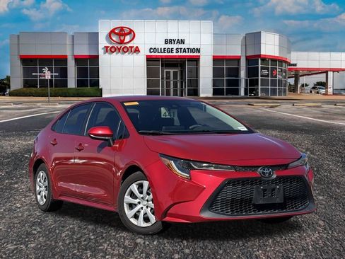 Used 2020 Toyota Corolla LE image 1