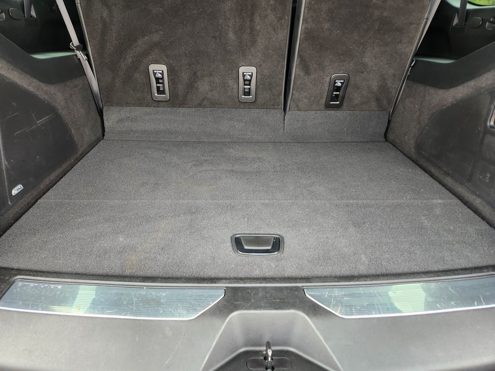 Used 2023 Cadillac Escalade ESV Premium Luxury AWD/4WD image 27
