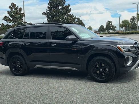 New 2026 Volkswagen Atlas Peak Edition image 2