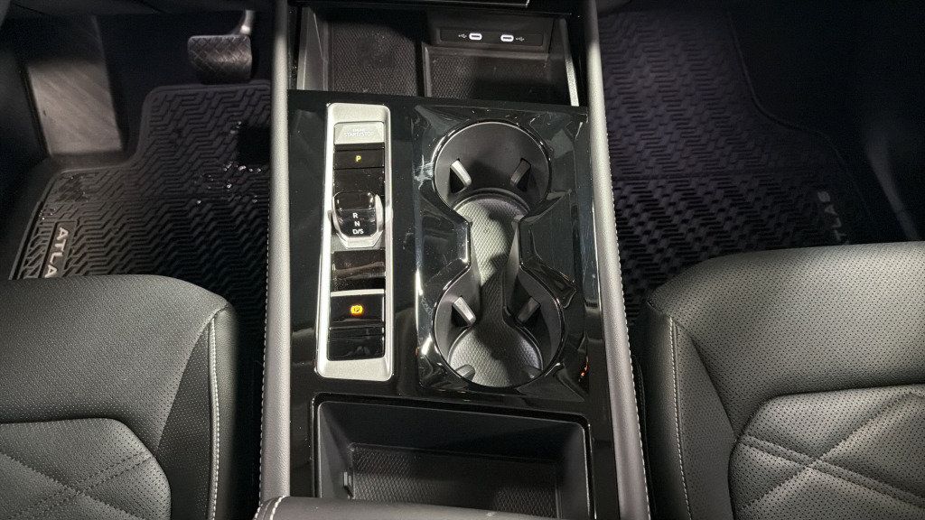 Certified 2026 Volkswagen Atlas SE FWD image 38