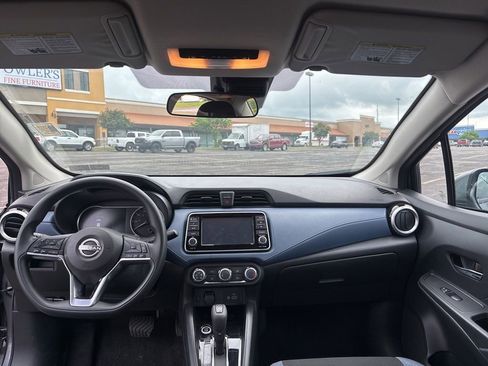 Used 2025 Nissan Versa SV FWD image 11
