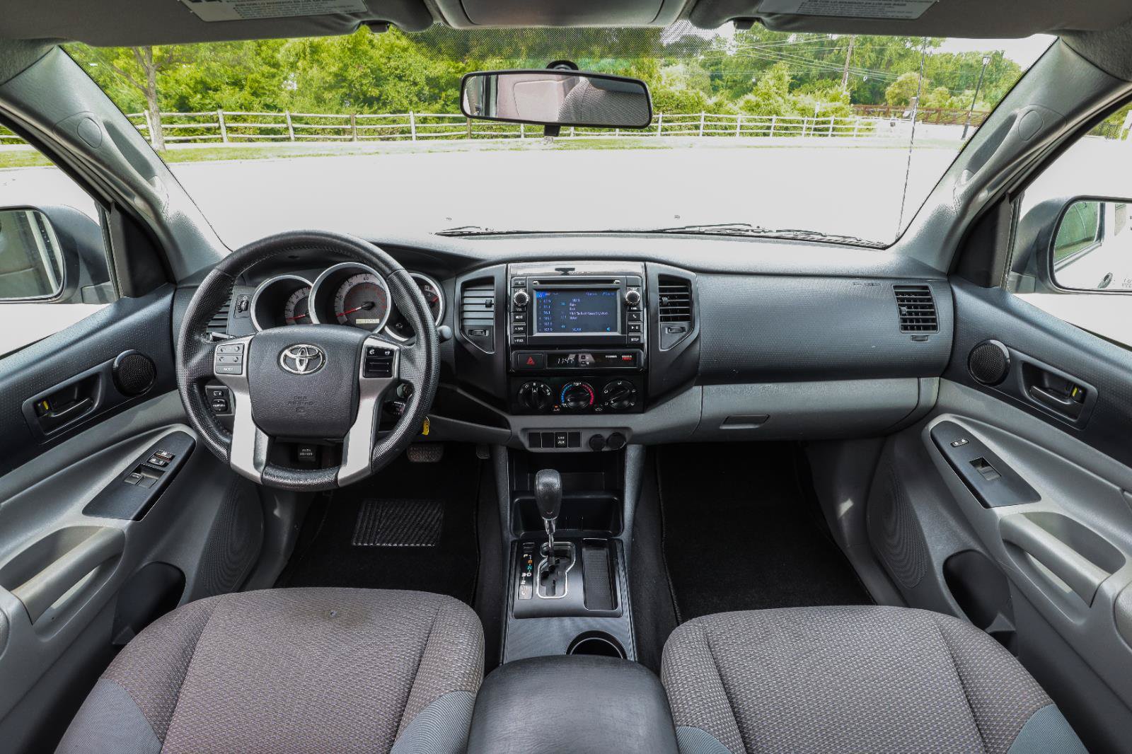 Used 2013 Toyota Tacoma 2WD Access Cab w/ Convenience Pkg image 2