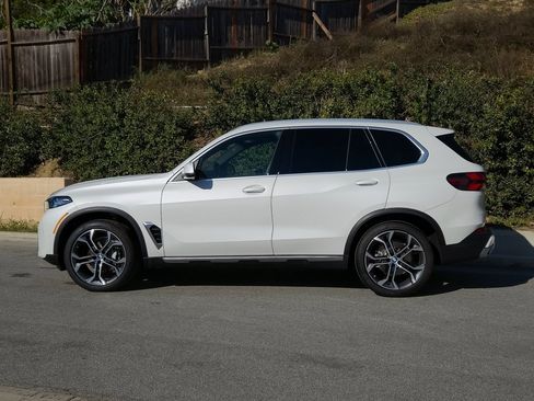 Used 2025 BMW X5 sDrive40i w/ Parking Assistance Package image 28