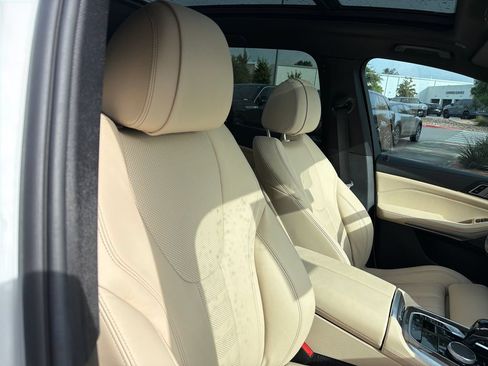 Used 2021 BMW X5 sDrive40i w/ Premium Package RWD image 41