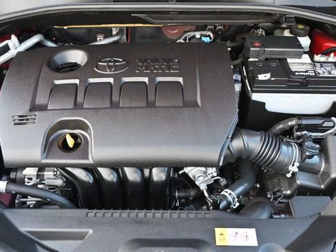 Used 2020 Toyota C-HR XLE FWD image 18