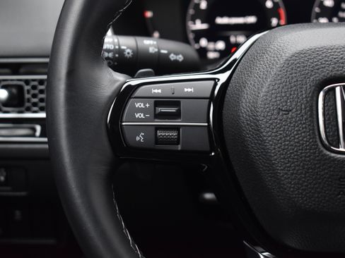 Used 2023 Honda Civic Touring image 27