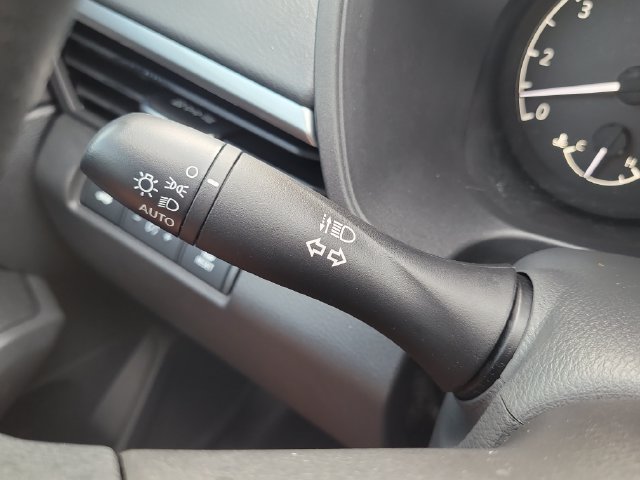 Used 2025 Nissan Altima 2.5 S FWD image 29