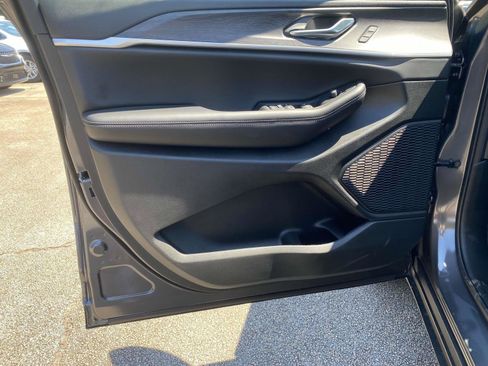 New 2025 Jeep Grand Cherokee Limited w/ Luxury Tech Group II image 18