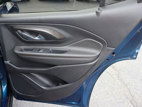 Used 2021 GMC Terrain SLT w/ LPO, Dark Accent Package image 32