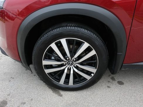 Used 2025 Nissan Pathfinder Platinum AWD/4WD image 13