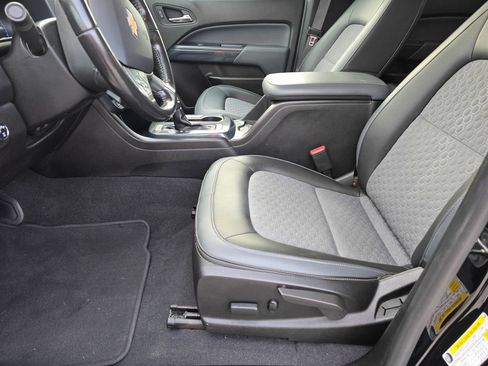 Used 2020 Chevrolet Colorado Z71 AWD/4WD image 10