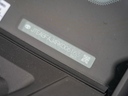 Used 2024 Toyota Land Cruiser image 30