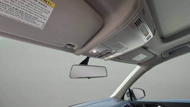 Used 2020 Volkswagen Tiguan SE w/ Panoramic Sunroof Package FWD image 28