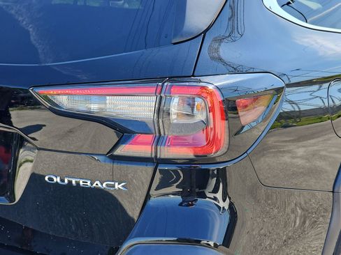Used 2023 Subaru Outback Limited image 11