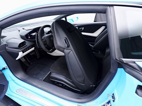 Used 2023 Lamborghini Huracan EVO image 55