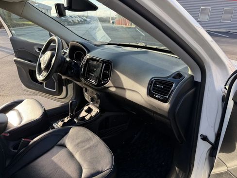 Used 2019 Jeep Compass Limited image 12