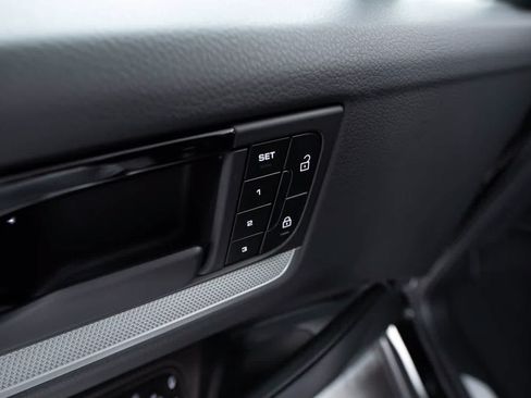 Certified 2025 Porsche Cayenne S AWD/4WD image 25