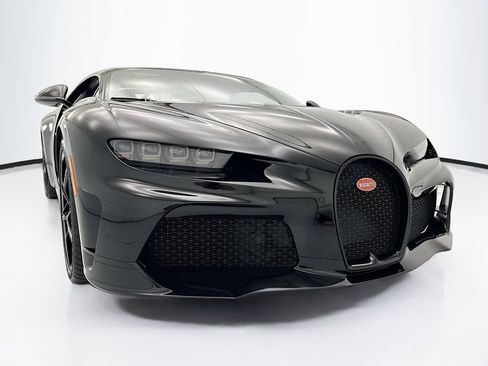 Used 2023 Bugatti Chiron Super Sport AWD/4WD image 9