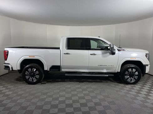 Used 2025 GMC Sierra 2500 Denali w/ Snow Plow Prep/Camper Package image 8