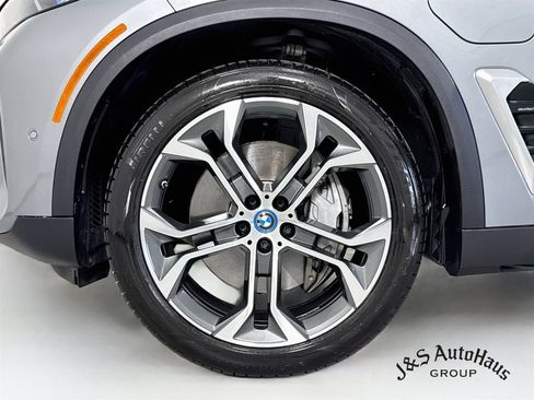 Used 2024 BMW X5 xDrive50e w/ Premium Package AWD/4WD image 39