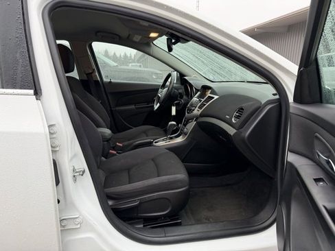 Used 2014 Chevrolet Cruze LT image 7