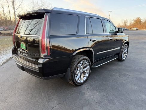 Used 2016 Cadillac Escalade Premium image 5